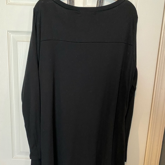 Fun Black Tunic - Picture 5 of 5